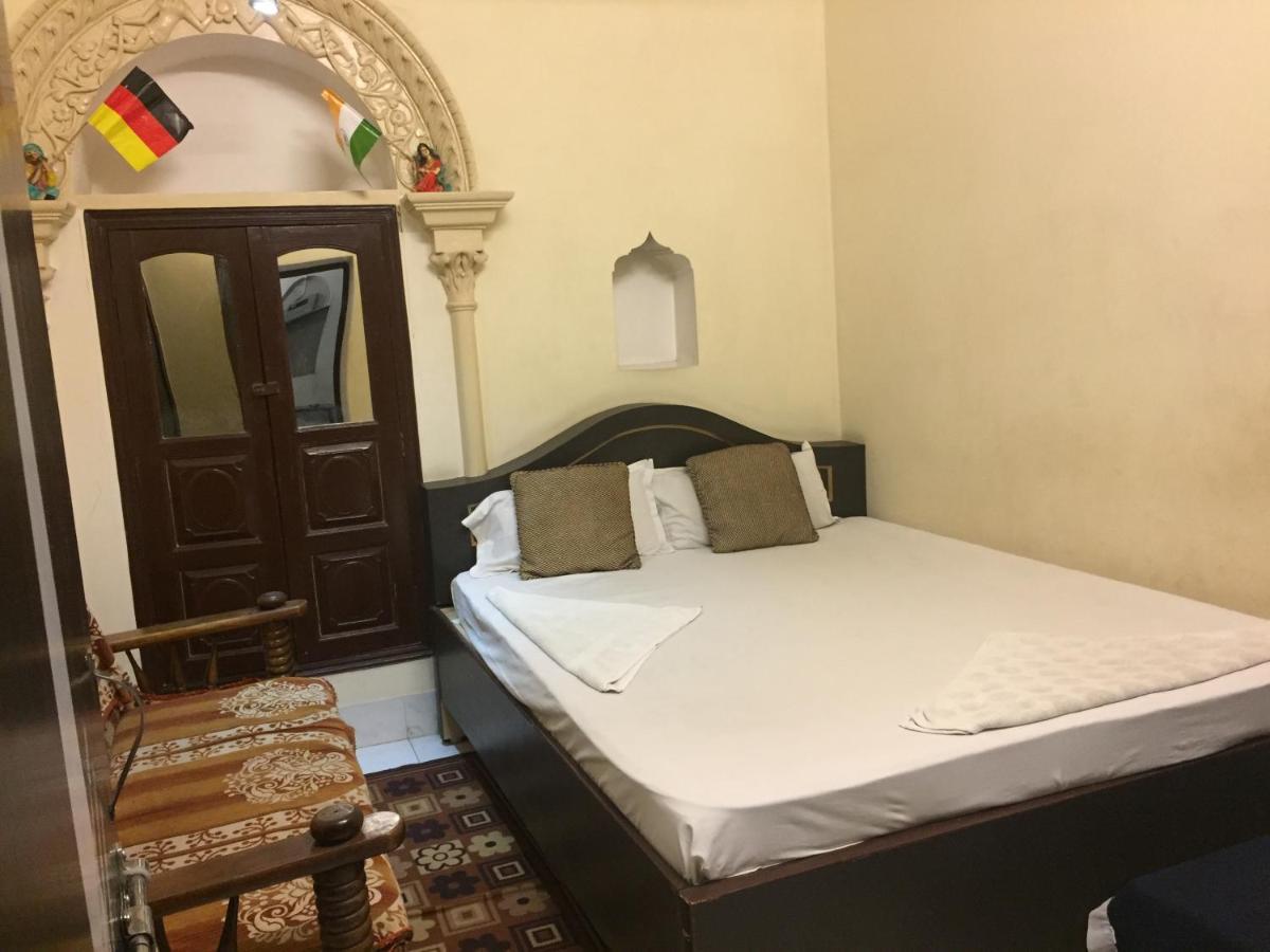 Baba Guest House Varanasi Esterno foto