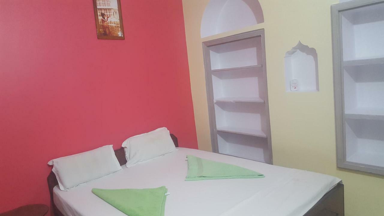 Baba Guest House Varanasi Esterno foto